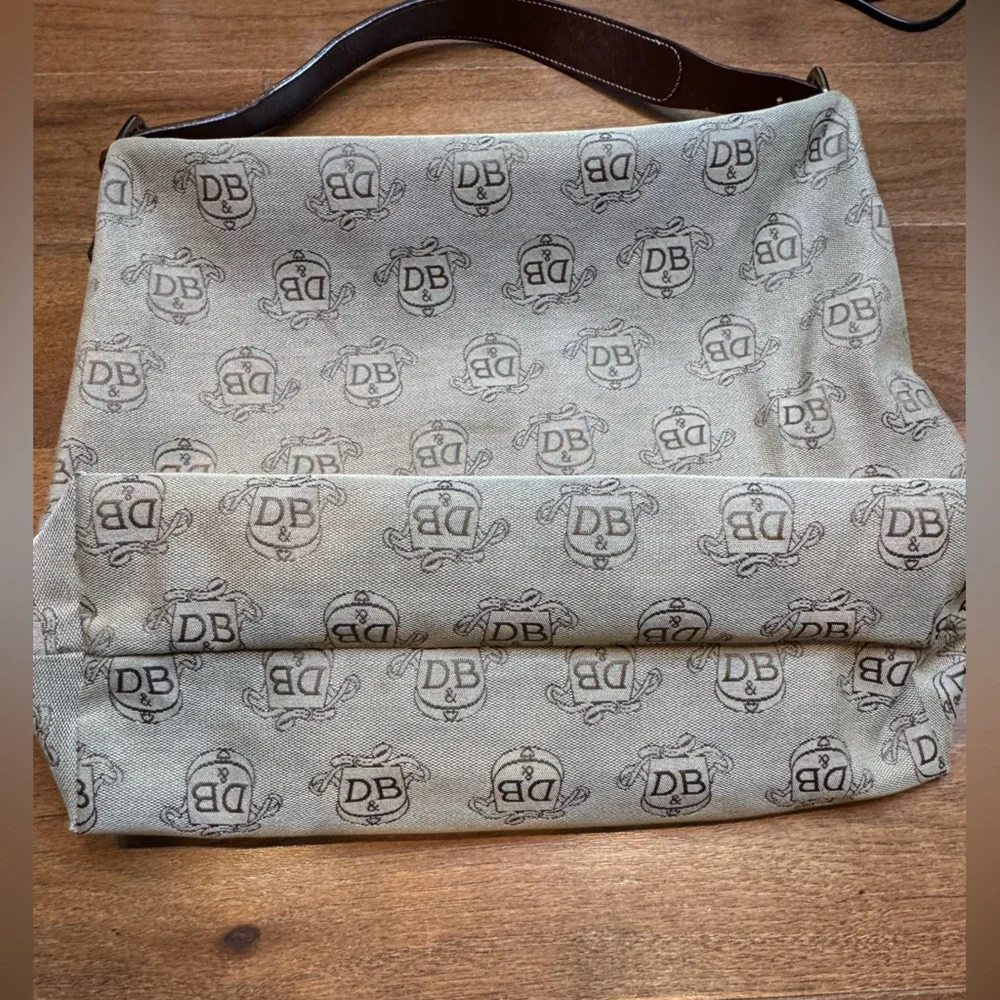 Vintage DOONEY & BOURKE Signature Crest Hobo Bag